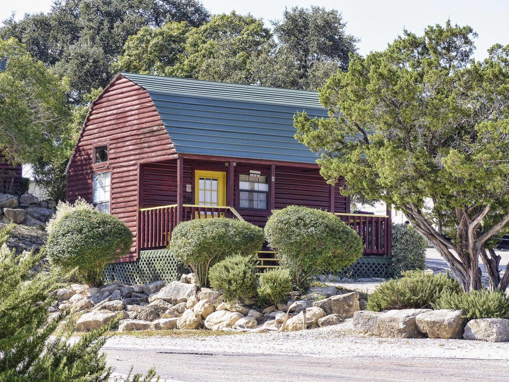 Top Of The Hill Rv Resort & Cabins Waring Esterno foto