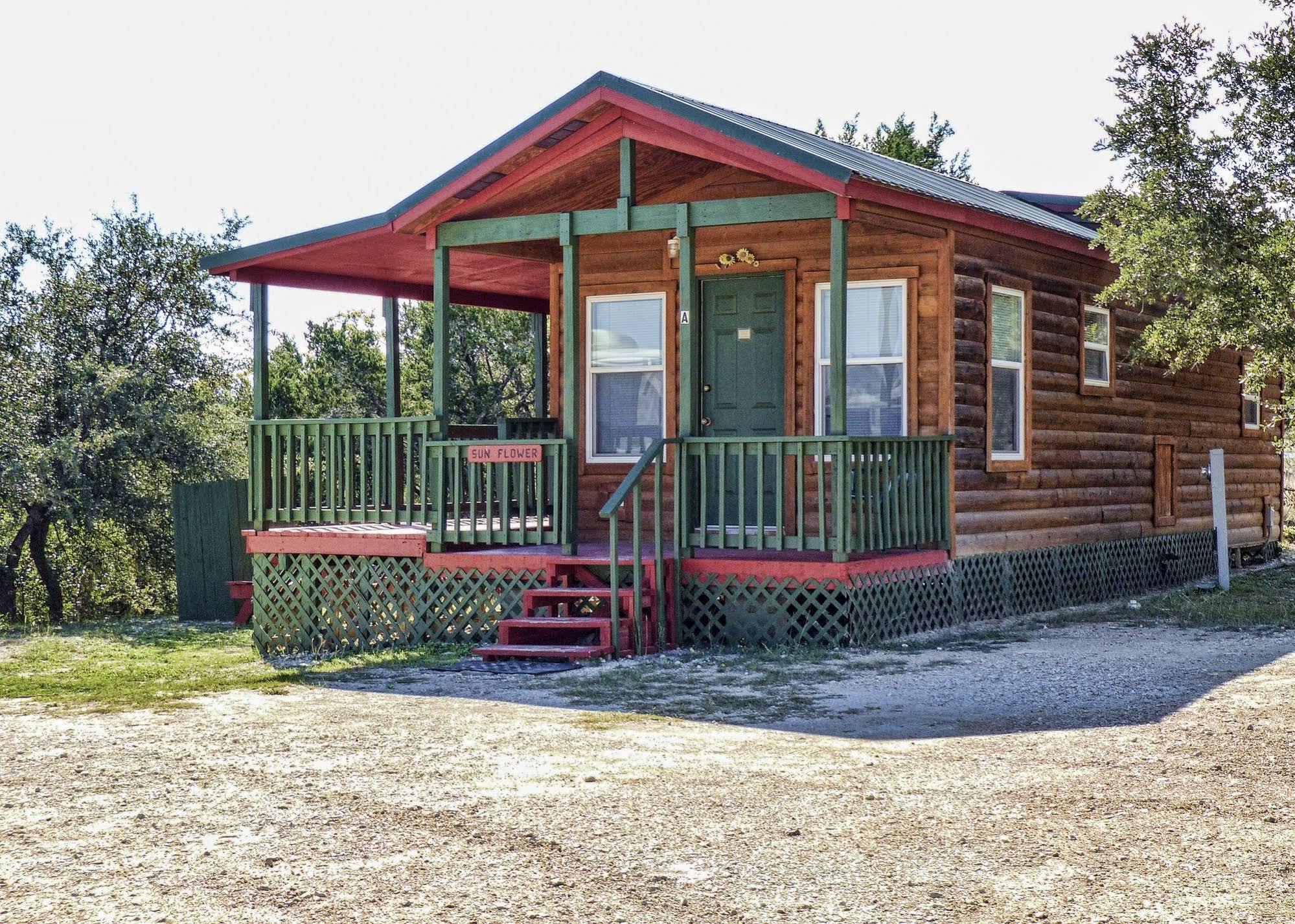 Top Of The Hill Rv Resort & Cabins Waring Esterno foto
