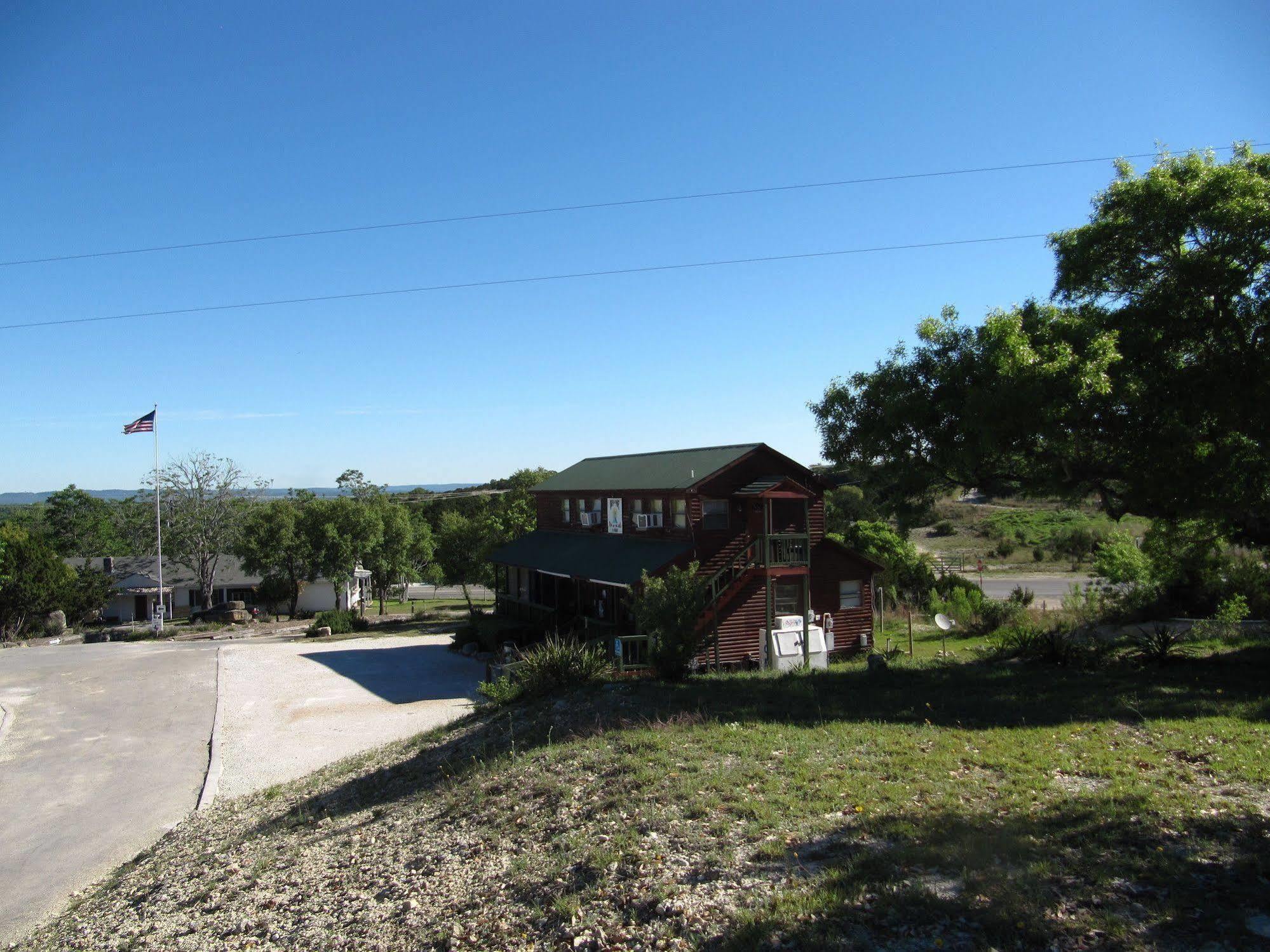 Top Of The Hill Rv Resort & Cabins Waring Esterno foto