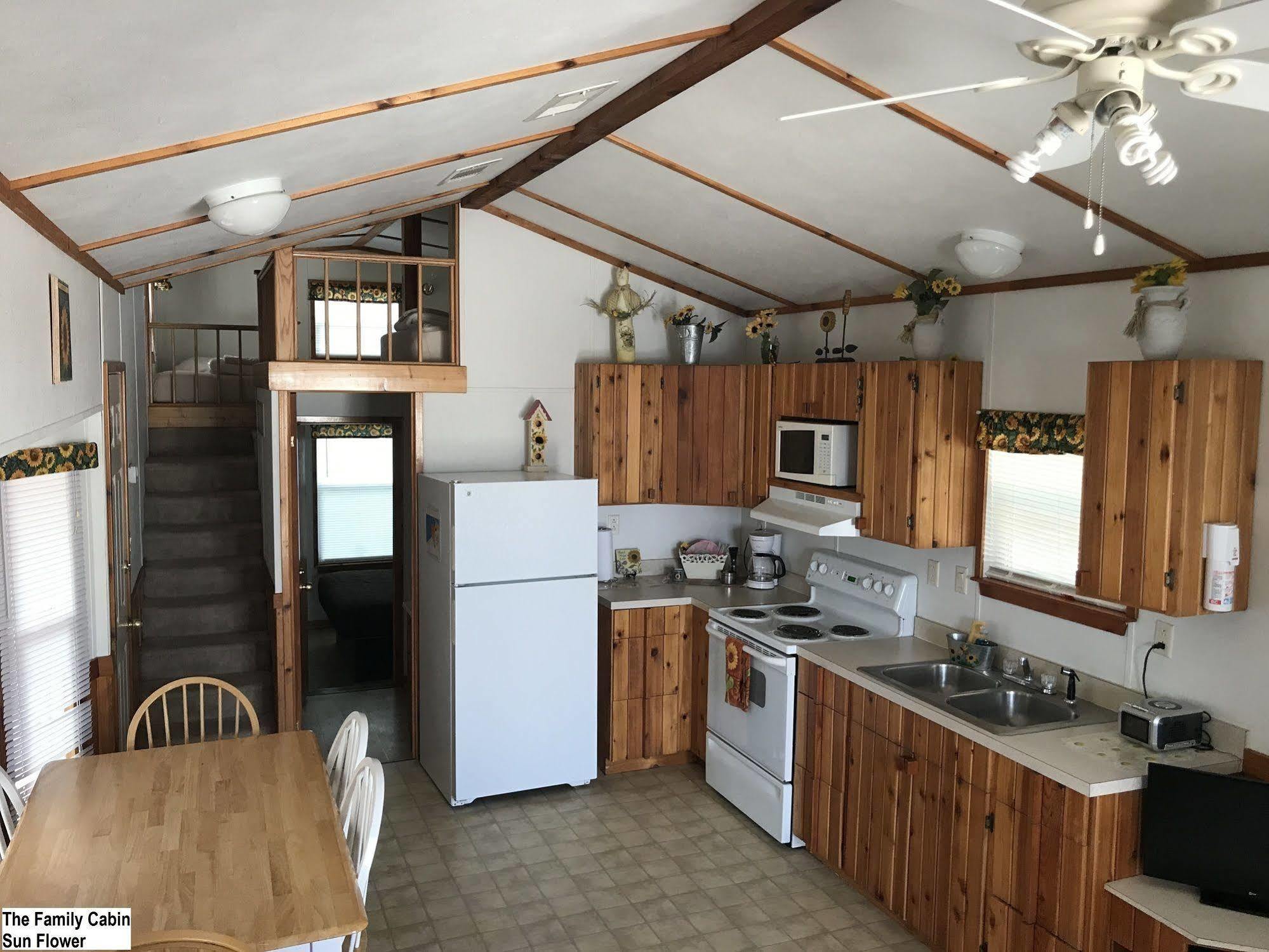 Top Of The Hill Rv Resort & Cabins Waring Esterno foto