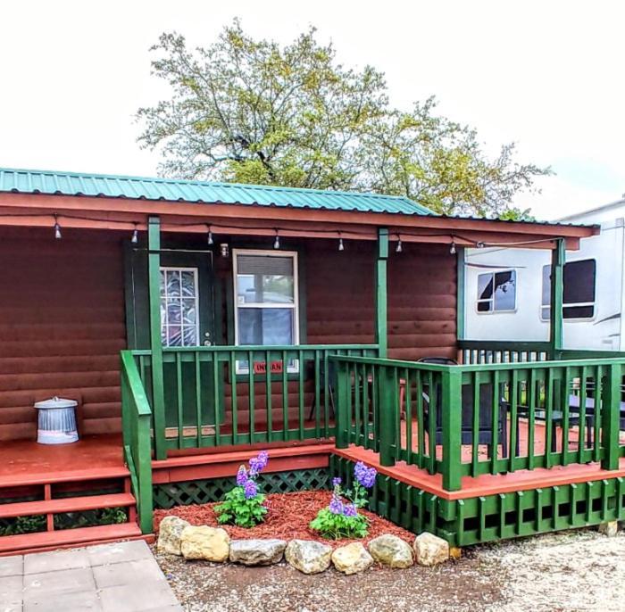 Top Of The Hill Rv Resort & Cabins Waring Esterno foto